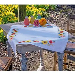 Actieprijs Vervaco tafelkleed veldbloemen borduren met telpatroon pn-0013043
