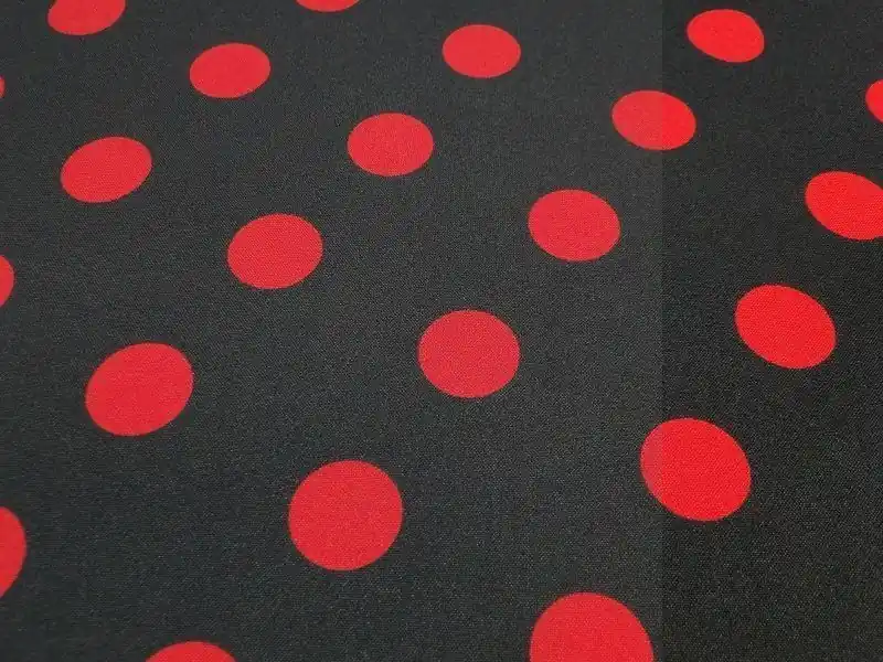 Texture stof zwart met rode stip, M650, stip ca 3cm Hete Deal