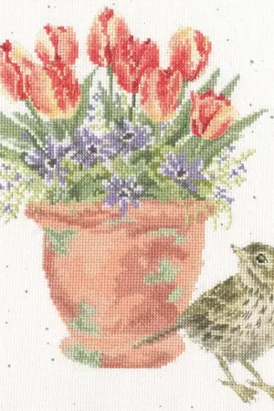 Voordeelprijs Borduurpakket Hannah Dale - The Meadow Pipit - Bothy Threads