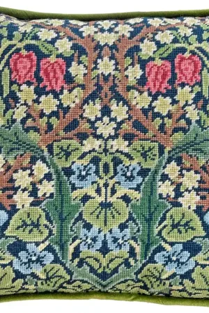 Petit Point borduurpakket William Morris - Blackthorn - Bothy Threads Seizoensaanbieding