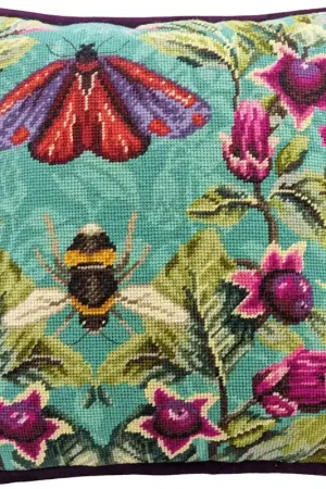 Petit Point borduurpakket April Mawhinney - Deadly Nightshade - Bothy Threads Direct Verzonden