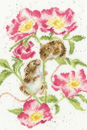 Beperkte Voorraad Borduurpakket Hannah Dale - Little Whispers - Bothy Threads