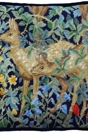 Seizoensaanbieding Petit Point borduurpakket Henry Dearle - Greenery Deer Tapestry - Bothy Threads