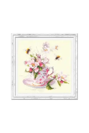 Borduurpakket Cup and Apple Blossom - Magic Needle Goedkoop