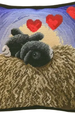 Petit Point Bothy Threads Lucy Pittaway Hearts And Hugs Petit Point kussen borduren (pakket) TPY3 Tijdelijk Beschikbaar