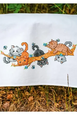 Betaalbaar Vervaco Handdoek Spelende poesjes PN-0217574 borduren (pakket)