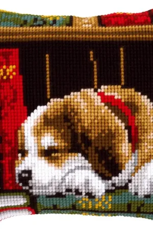 Vervaco Slapende hond in boekenrek Kruissteekkussen pakket PN-0148118 Beperkte Voorraad